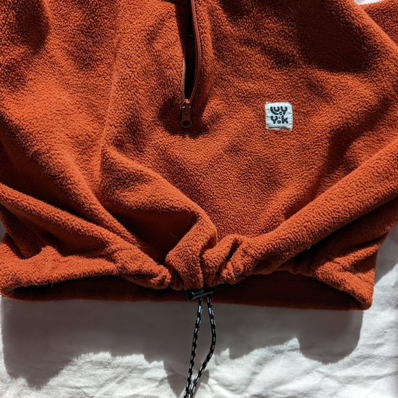 Lucy & Yak Cosy Cropped Fleece Pullover in Rust/Burnt Orange (Medium) - Picture 5 of 5